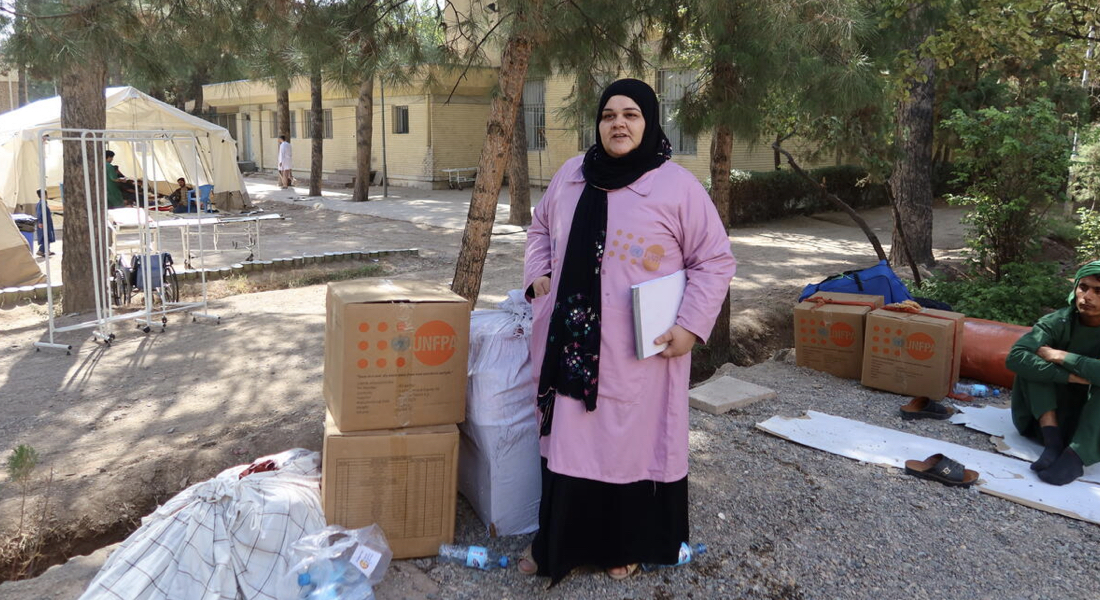 Nafisa Hotak is a midwife from a neighbouring province. She was deployed to Herat within 24 hours of the earthquake to support pregnant women through a UNFPA supported maternal health tent. Within 72 hours, UNFPA set up medical tents to provide immediate maternal health and psychosocial support on the ground. Today, these tents are replaced with a fully equipped emergency maternity unit providing normal and Cesarean-section delivery services, as well as counselling and mental health support for women and girls to help them cope with the grief of loss as they strive to rebuild their lives.