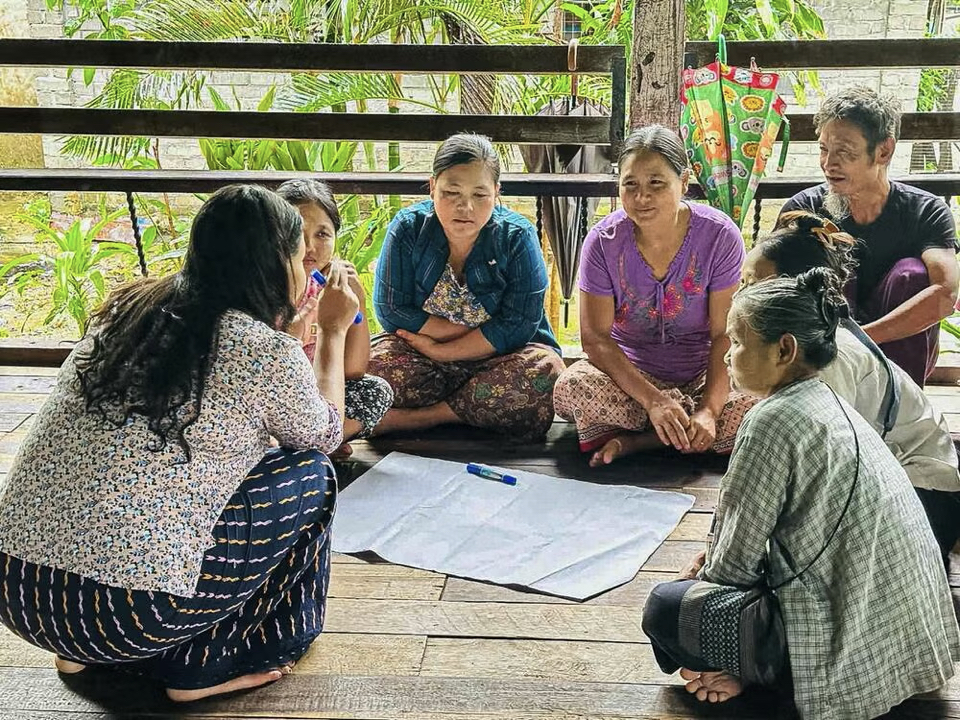 When the earthquake and liquefaction struck Pasigala in 2018, Kaleke Village was gripped by fear and despair. Five days after the disaster, while most residents still dared not move, Azni chose to step forward. She borrowed the village head's car, brought data on affected families, and navigated the difficult road to Palu to seek aid. She returned home with rice, sugar, eggs, and mineral water, and then encouraged residents to set up an emergency post. Amid the aftershocks, Azni set up a public kitchen so people could eat together. That moment, for many residents, was not just about full stomachs, but about the renewed sense of security and hope that came from being together.