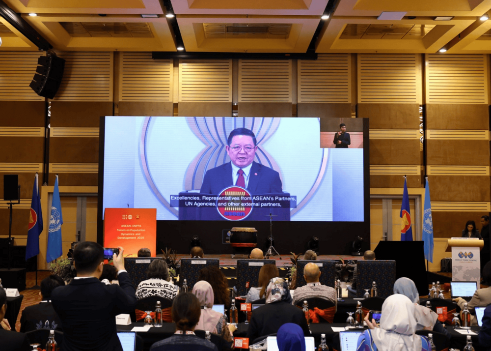 H.E. Dr Kao Kim Hourn, SecretaryGeneral of ASEAN (Pre-recorded) 