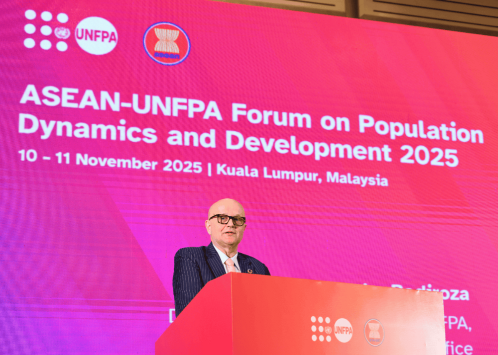 Dr Aleksandar Bodiroza, Deputy Regional Director for UNFPA Asia and the Pacific, delivering the keynote address